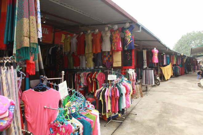 Hanoi’s ancient silk weaving village