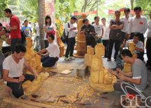 A village of carving sounds