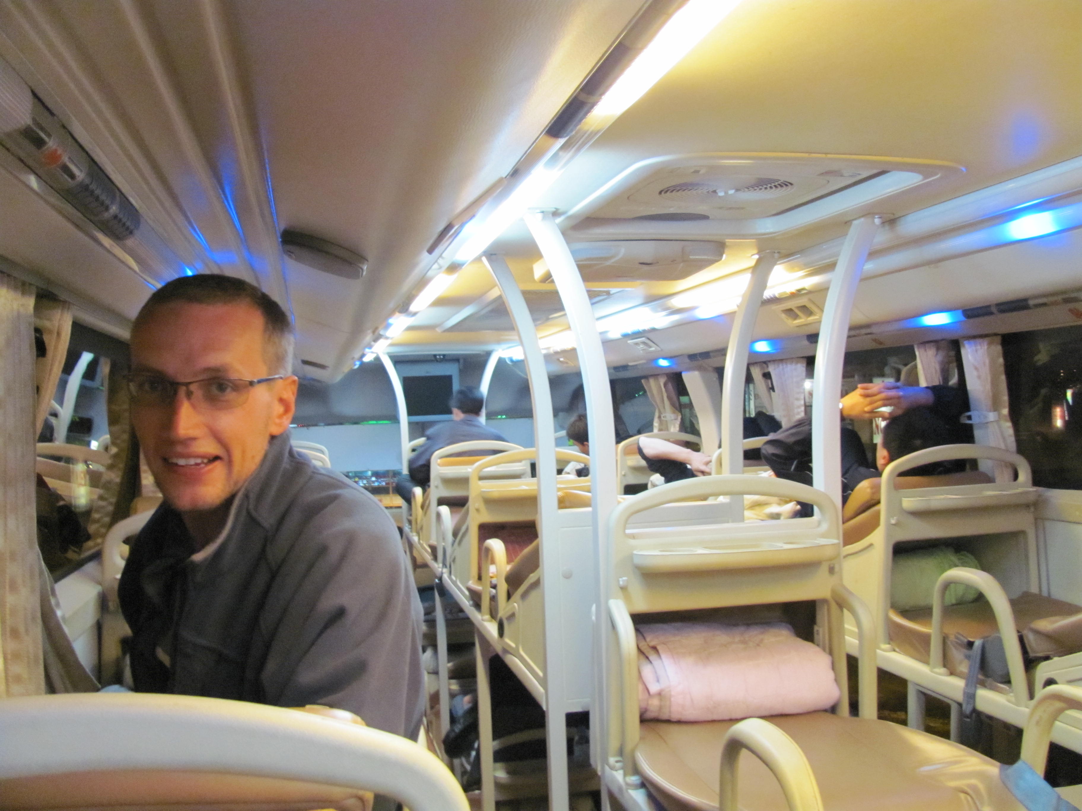 Sleeping bus from Hanoi to Vientiane – Daily departure